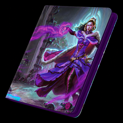 Álbum Ultimate Guard Zipfolio 480 Xenoskin de Magic: The Gathering Reality Fracture, cubierta de Liliana en tonos morados, vista cerrada en perspectiva.