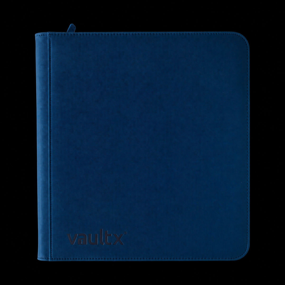Álbum Vault X Exo-Tec Zip Binder XL azul oscuro, vista frontal de la cubierta cerrada.