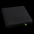 Álbum Vault X Exo-Tec Zip Binder XL negro de 12 bolsillos, cerrado en perspectiva con tirador verde.