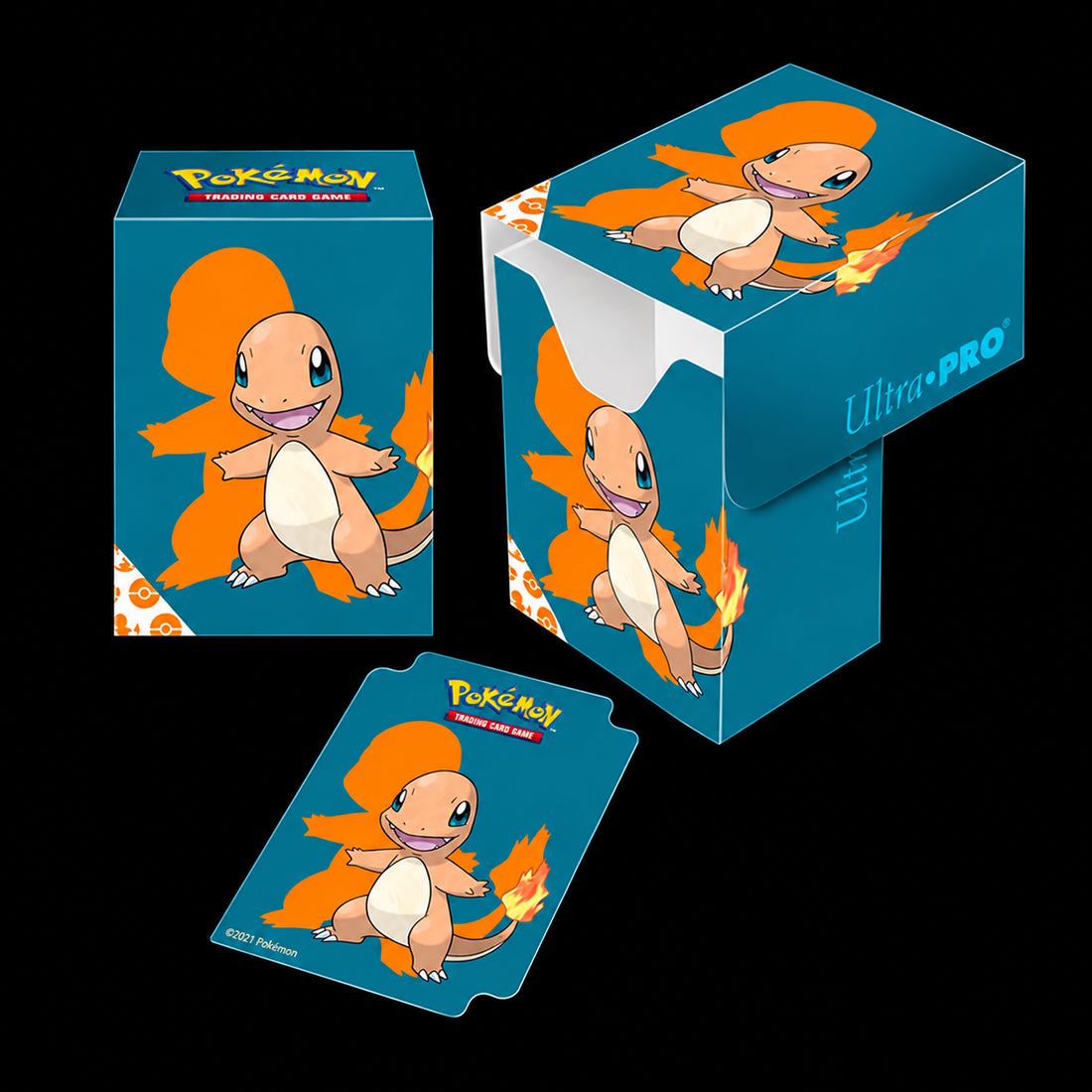 Caja de mazo Pokémon Charmander de Ultra Pro, azul verdosa con ilustración naranja, mostrada cerrada y abierta junto a su separador sobre fondo negro.